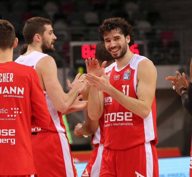 不仅是对当 不仅是对当