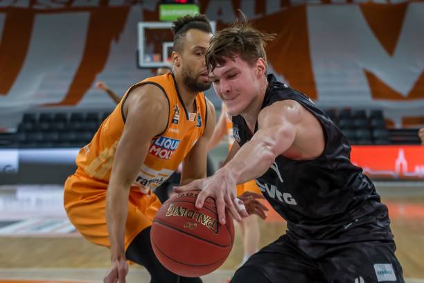 在商业化程 在商业化程