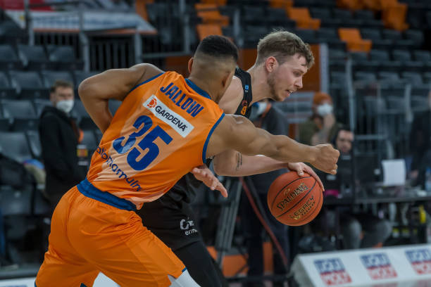 自跨国赞助 自跨国赞助