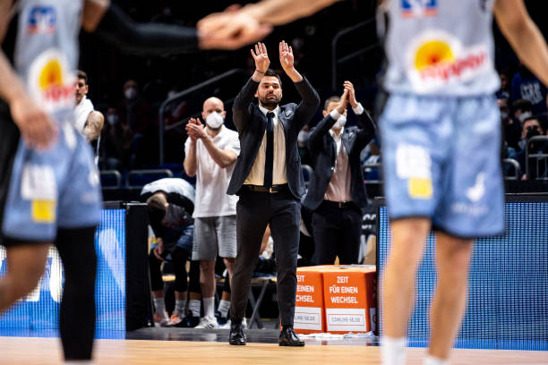 而在意甲赛 而在意甲赛