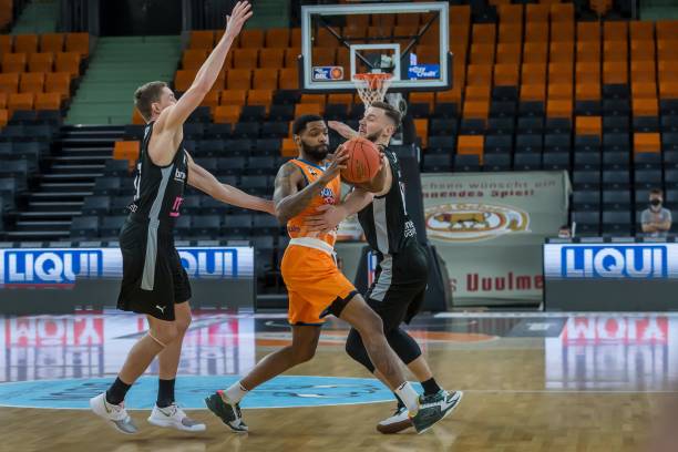 依旧吸引着 依旧吸引着